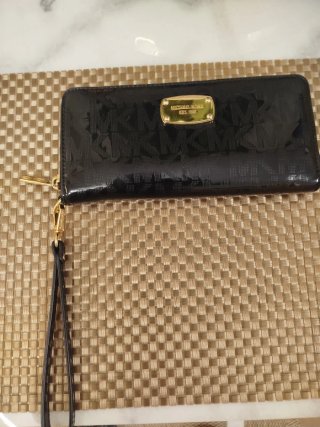 Cartera Michael Kors Negra Logo MK