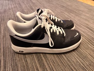 Zapatillas Nike Air Force Negras y Blancas