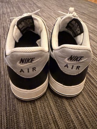 Zapatillas Nike Air Force Negras y Blancas
