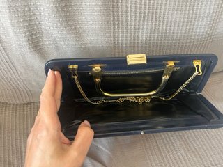 Pochette in vera pelle blu
