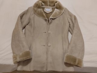 Chaquetón de pelo beige