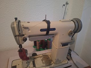 Máquina de coser industrial