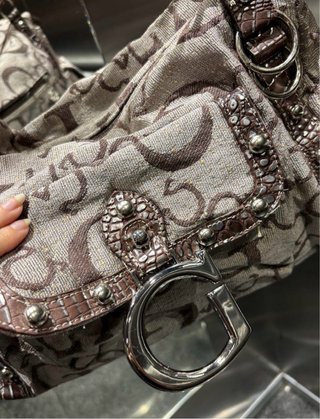 Bolso Guess Marrón y Beige