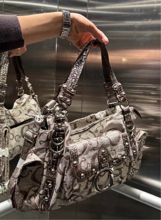 Bolso Guess Marrón y Beige