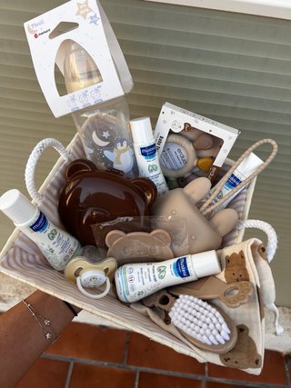 Cesta regalo bebé - Babyshower