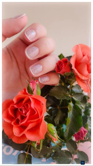​Manicura y pedicura profesional