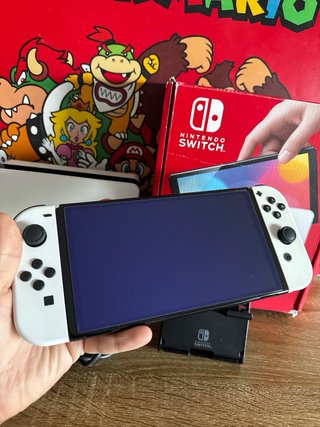 Nintendo Switch OLED Blanca 2024 aun con plasticos