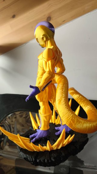 Figura Golden Freezer