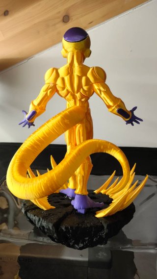 Figura Golden Freezer