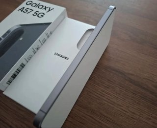 Samsung Galaxy A57 5G Plata, 1 mes de uso.