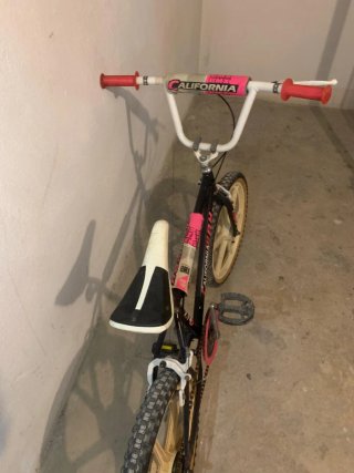 Bicicleta BMX California BH XL3 Negra y rosa
