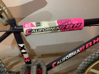 Bicicleta BMX California BH XL3 Negra y rosa