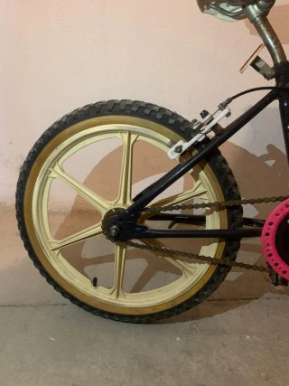 Bicicleta BMX California BH XL3 Negra y rosa