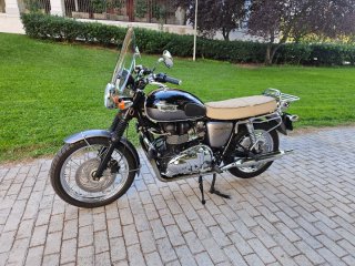 Triumph Bonneville T100 Negra/Gris