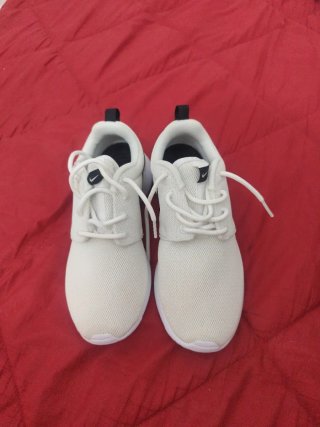 Zapatillas Nike Blancas y Negras