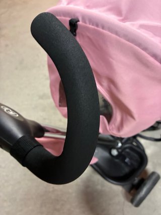 Triciclo rosa casi nuevo