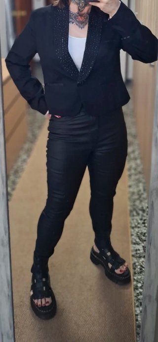 Blazer negro joya crop H&M solapas cristales T.L