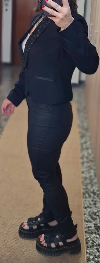 Blazer negro joya crop H&M solapas cristales T.L