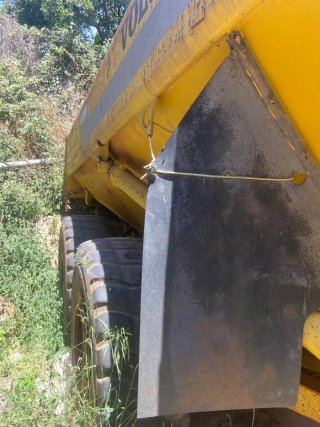 Lagarto Volvo BM A25B.