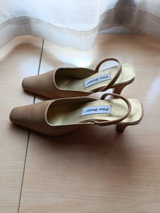 Zapatos Pilar Burgos Talla 35 Beige/Oro