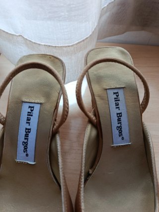 Zapatos Pilar Burgos Talla 35 Beige/Oro