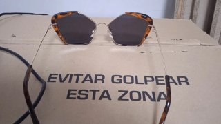 Gafas de sol estilo mariposa SON GAFAS DE OPTICA