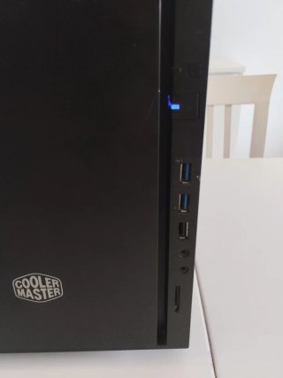 Torre PC Cooler Master Negra Rápida