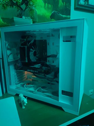 Caja PC CMT580W