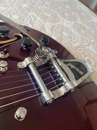 Semihollow cherry red guitarra semihueca