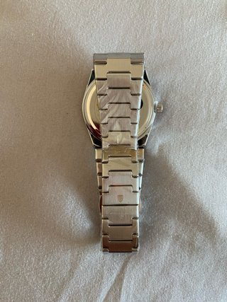 Reloj Poedagar Negro y Plateado