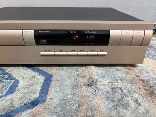 REPRODUCTOR CD HARMEN KARDON HD 7400
