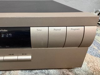 REPRODUCTOR CD HARMEN KARDON HD 7400