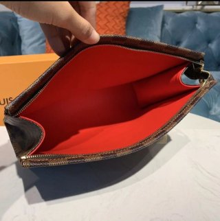 Neceser LV Pochette Toilette 26 M47542