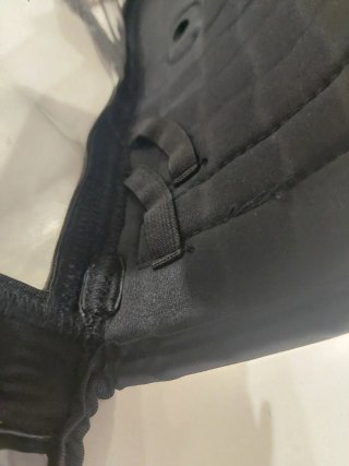 Funda tablet negra con correa
