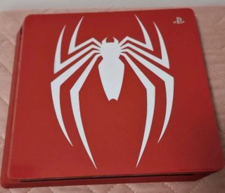 PS4 Spiderman Edición Especial Roja con dos mandos