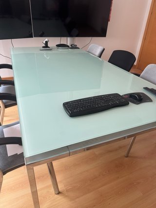 Mesa de reuniones cristal y acero inoxidable