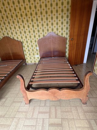 Juego de 2 camas indv. + 2 mesitas noche