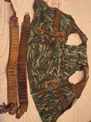 conjunto(chaleco y cananas) de caza
