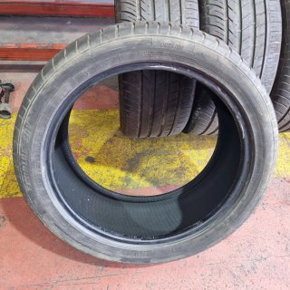 Neumáticos 275/40ZR20 106w