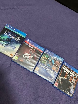Lote PS4 Negra + 4 Juegos