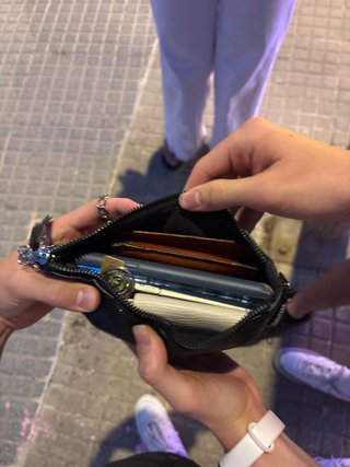 Bolso negro y marrón