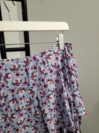 Falda floral azul y rosa talla M
