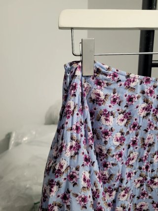 Falda floral azul y rosa talla M