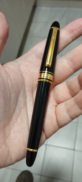 Pluma Vintage Genius Taiwán Negra Dorada