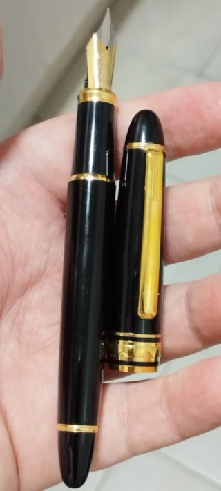 Pluma Vintage Genius Taiwán Negra Dorada