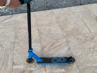 Patinete scooter azul