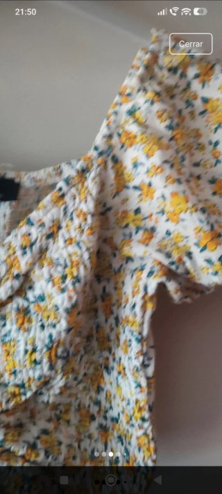 Top Bershka flores amarillas S