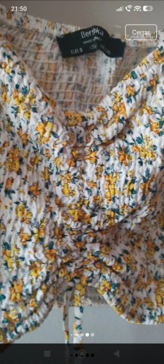 Top Bershka flores amarillas S