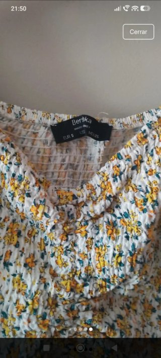 Top Bershka flores amarillas S