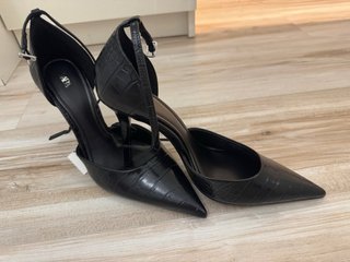 Zapatos Zara Talla 39 Negros Cocodrilo